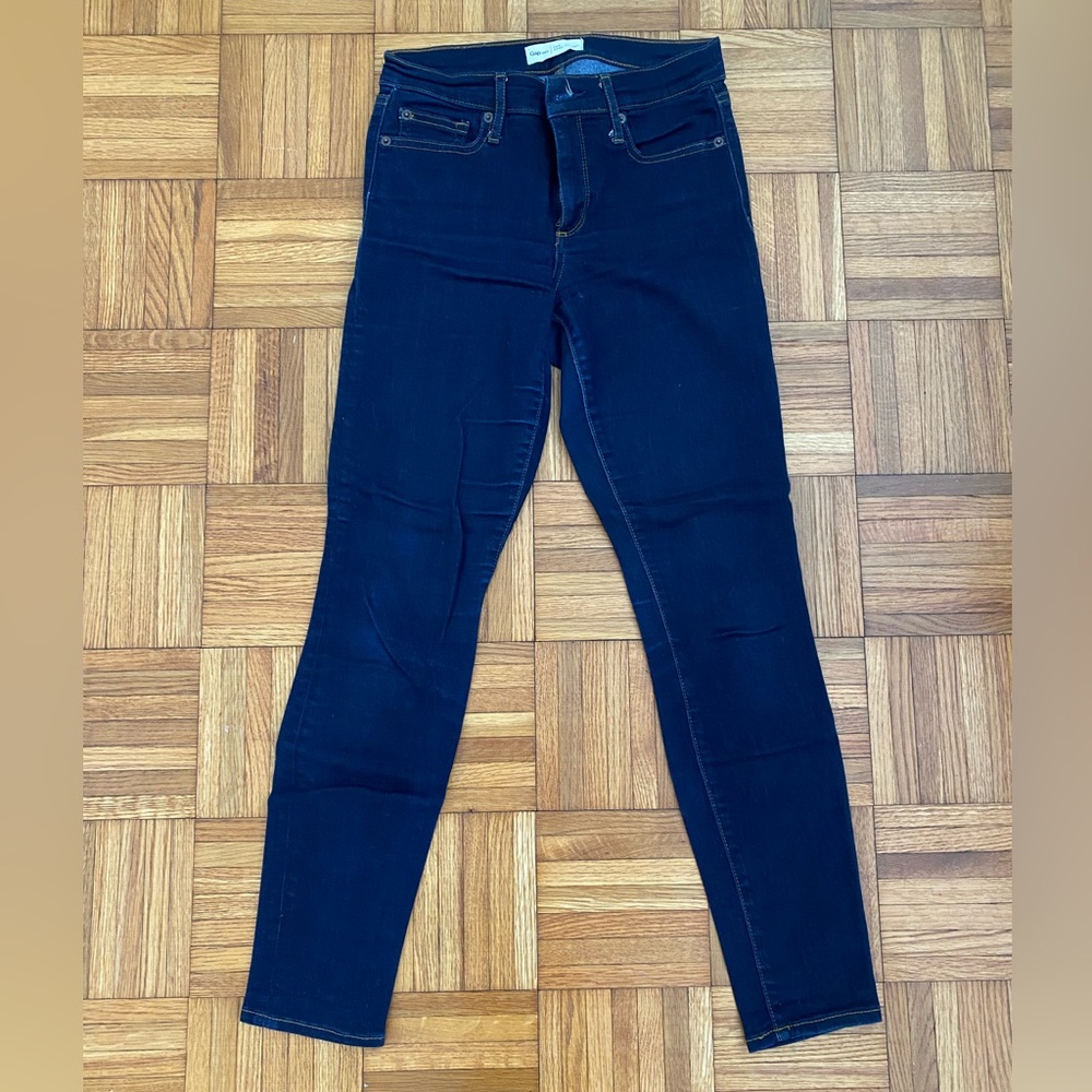 GAP dark wash skinny jeans, size 26R